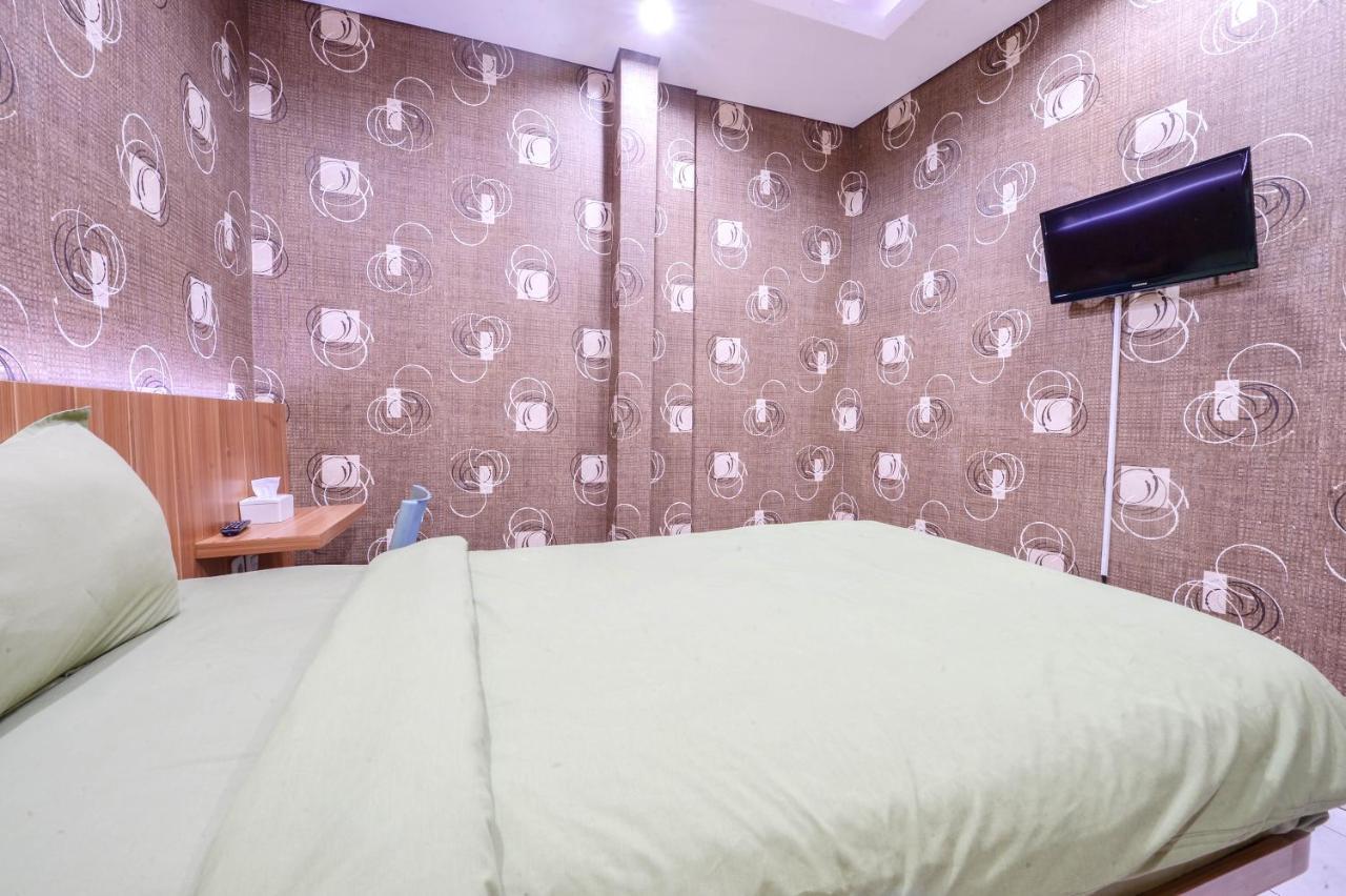 Green Apple Residence Jakarta Buitenkant foto